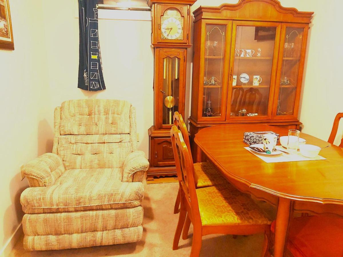 Lovely Comfy Home Private Bath In Central 卡加利 外观 照片
